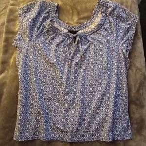 Cute Flowy Short Sleeved Top Size XXL
